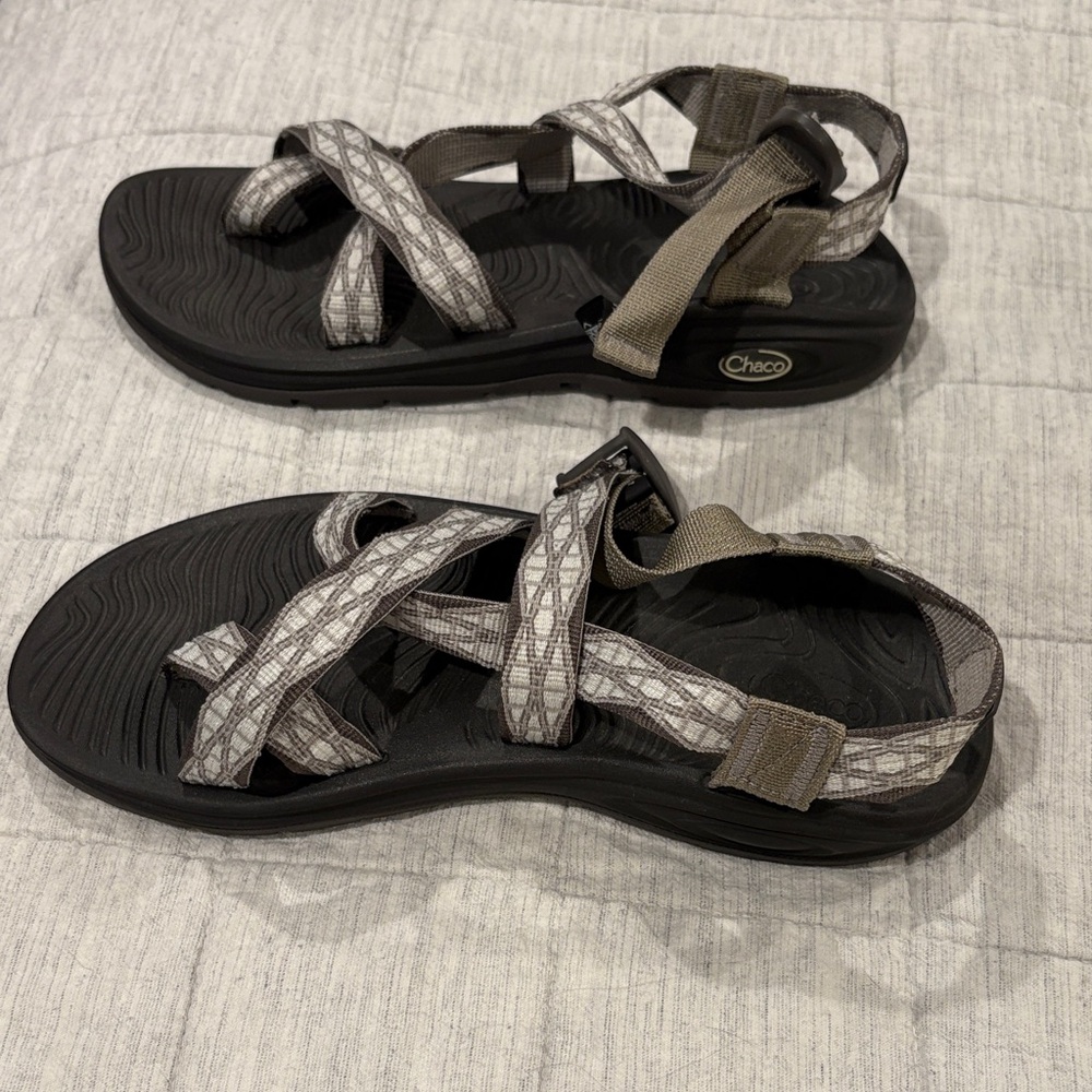 Chaco Black and Gray Adventure Sandals